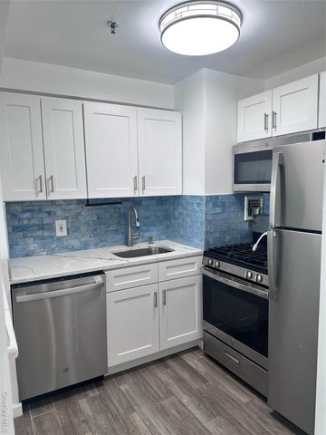 20 Wendell Street 33B, Hempstead, NY 11550