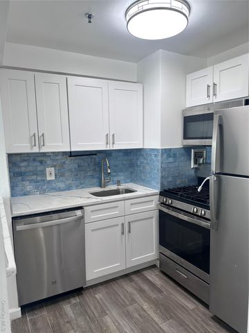 20 Wendell Street 33B, Hempstead, NY 11550