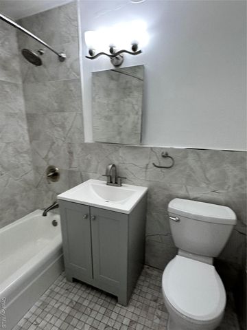 20 Wendell Street 33B, Hempstead, NY 11550