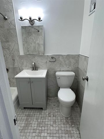 20 Wendell Street 33B, Hempstead, NY 11550