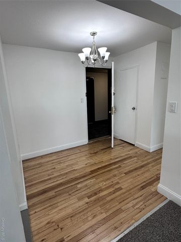 20 Wendell Street 33B, Hempstead, NY 11550