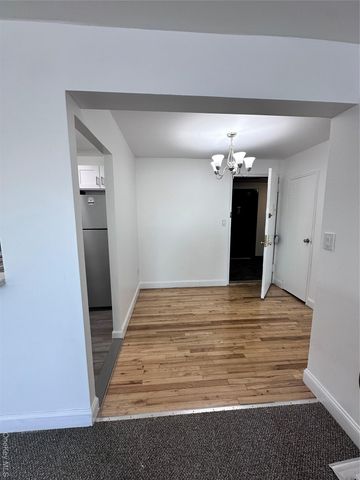 20 Wendell Street 33B, Hempstead, NY 11550