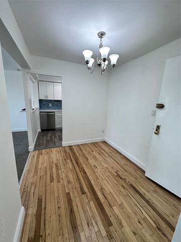 20 Wendell Street 33B, Hempstead, NY 11550