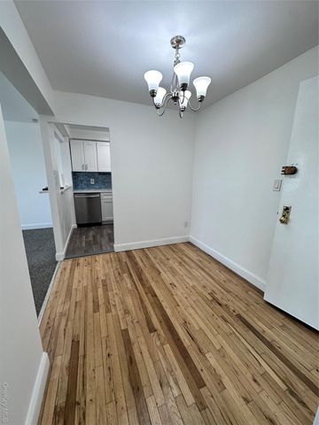 20 Wendell Street 33B, Hempstead, NY 11550