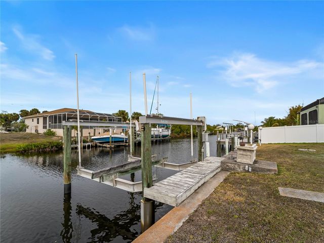 18662 ARAPAHOE CIRCLE, Port Charlotte, FL 33948