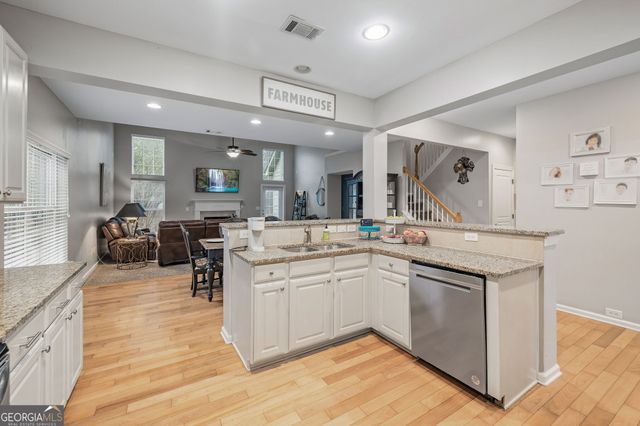 7840 Keepsake Lane, Flowery Branch, GA 30542