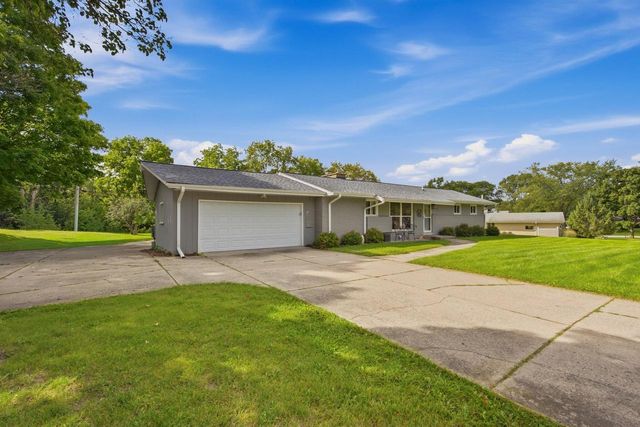 14465 Lindsay DRIVE, Brookfield, WI 53005