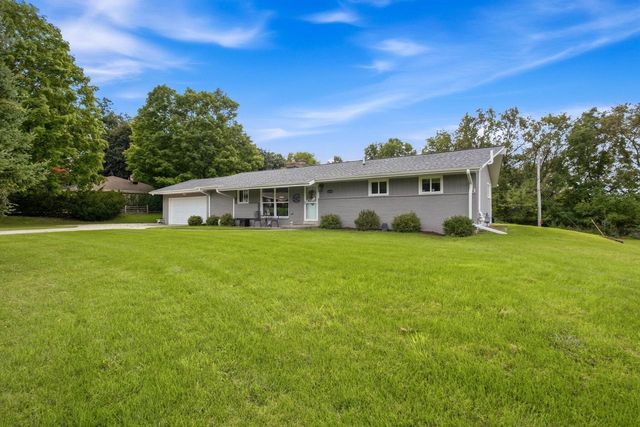 14465 Lindsay DRIVE, Brookfield, WI 53005