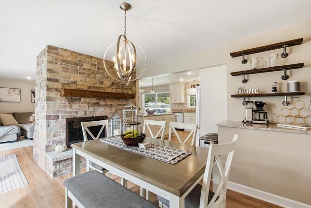 14465 Lindsay DRIVE, Brookfield, WI 53005