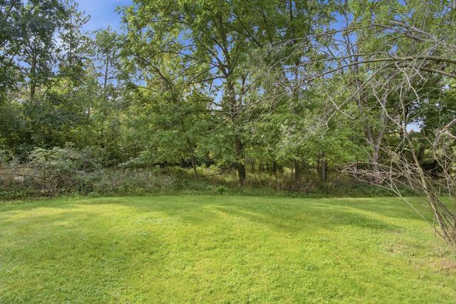 14465 Lindsay DRIVE, Brookfield, WI 53005