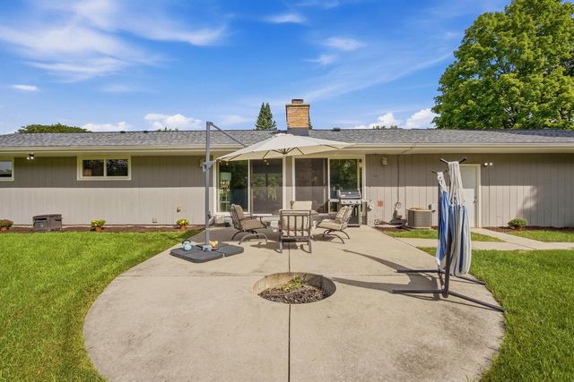 14465 Lindsay DRIVE, Brookfield, WI 53005