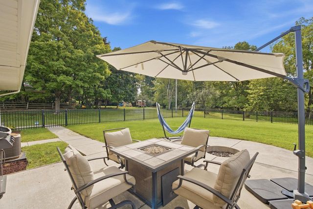 14465 Lindsay DRIVE, Brookfield, WI 53005