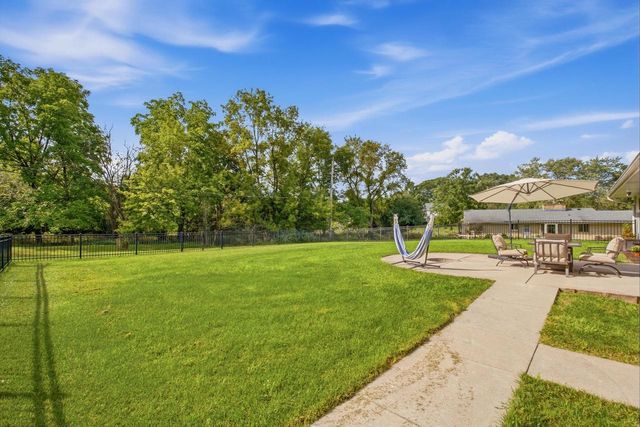 14465 Lindsay DRIVE, Brookfield, WI 53005