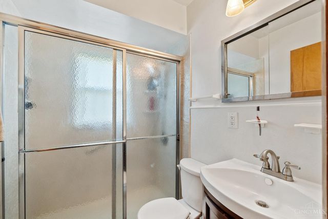 142 Barrington Drive, Hamilton, OH 45013