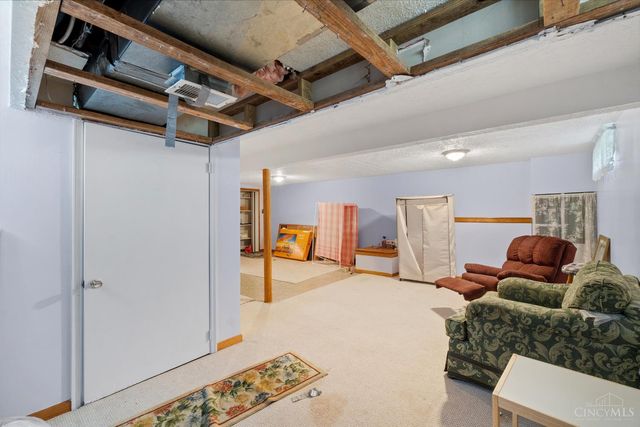 142 Barrington Drive, Hamilton, OH 45013