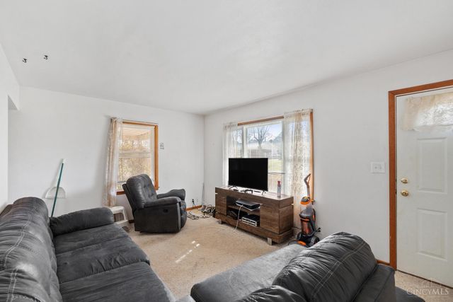 142 Barrington Drive, Hamilton, OH 45013