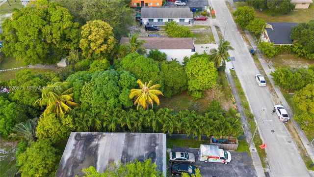 425 NW 7th Ter, Fort Lauderdale, FL 33311