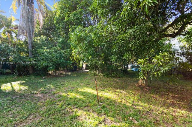 425 NW 7th Ter, Fort Lauderdale, FL 33311