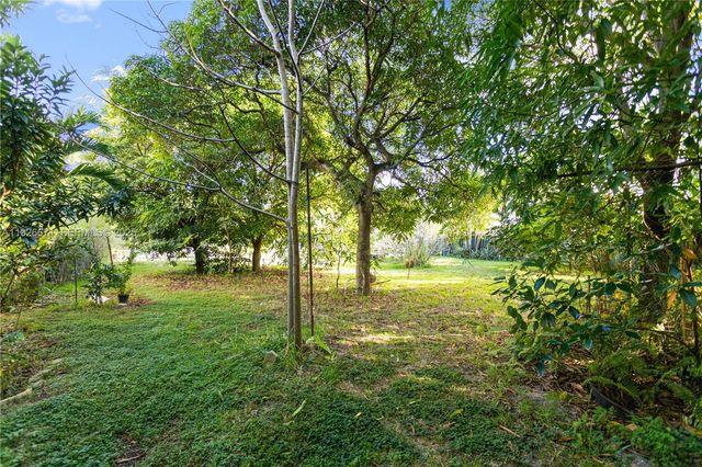 425 NW 7th Ter, Fort Lauderdale, FL 33311