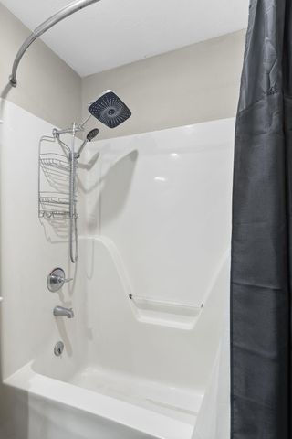 112 West Nixon Drive, Strafford, MO 65757