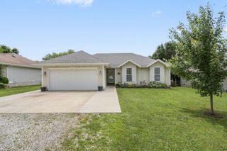 112 West Nixon Drive, Strafford, MO 65757