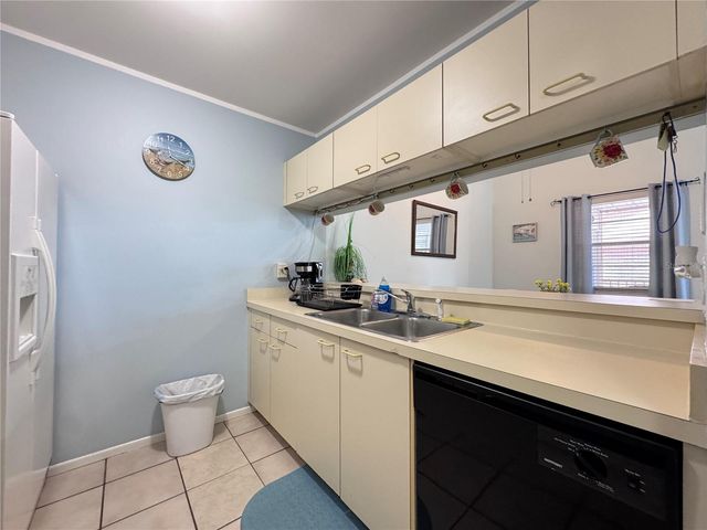 3821 59TH AVENUE W 3821, Bradenton, FL 34210