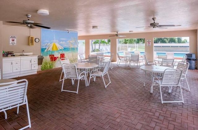 3821 59TH AVENUE W 3821, Bradenton, FL 34210