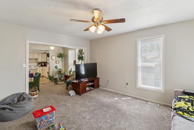 409 2nd Street, West Des Moines, IA 50265