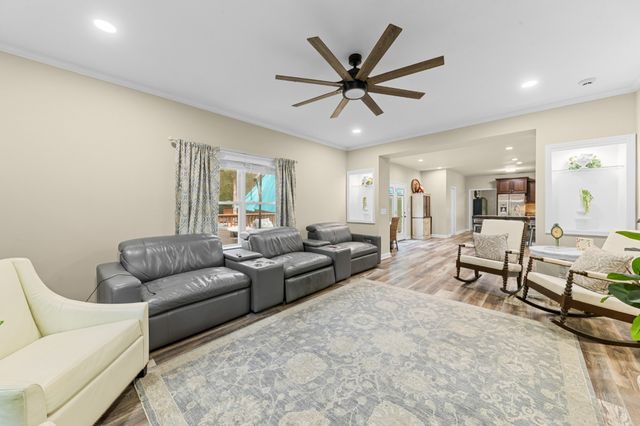 4751 Thick Rd, Chapel Hill, TN 37034
