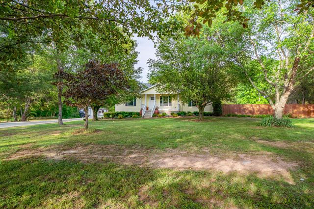 4751 Thick Rd, Chapel Hill, TN 37034