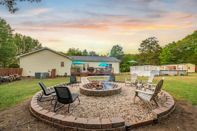 4751 Thick Rd, Chapel Hill, TN 37034