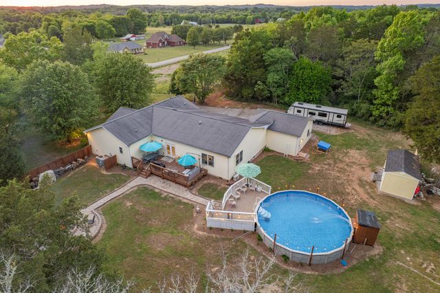 4751 Thick Rd, Chapel Hill, TN 37034