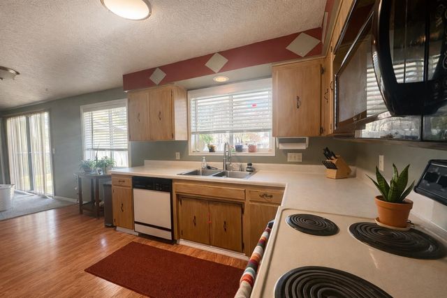 9728 N WOODRIDGE Dr, Spokane, WA 99208