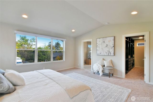 218 SW 96th Lane, Seattle, WA 98106