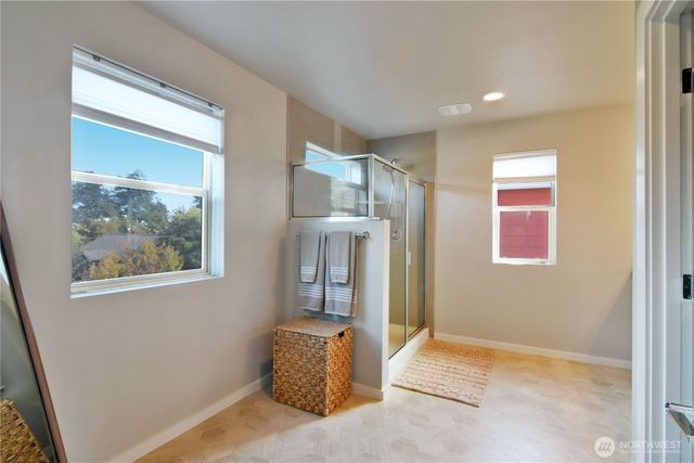 218 SW 96th Lane, Seattle, WA 98106