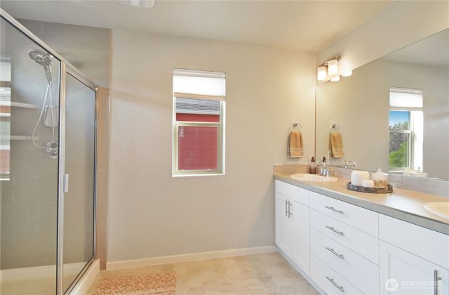 218 SW 96th Lane, Seattle, WA 98106