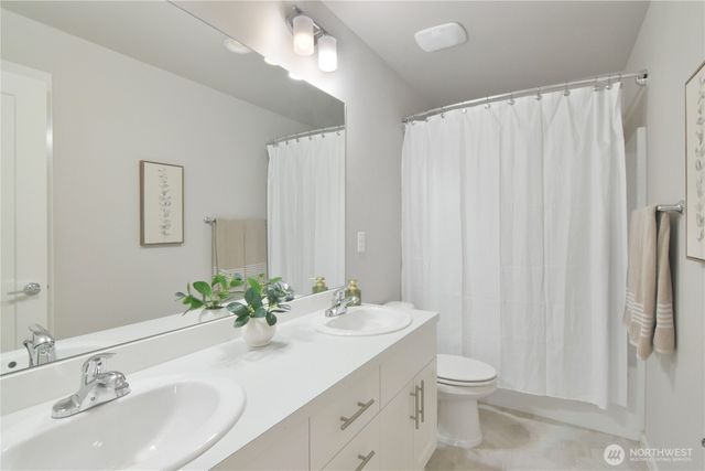 218 SW 96th Lane, Seattle, WA 98106