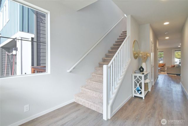 218 SW 96th Lane, Seattle, WA 98106