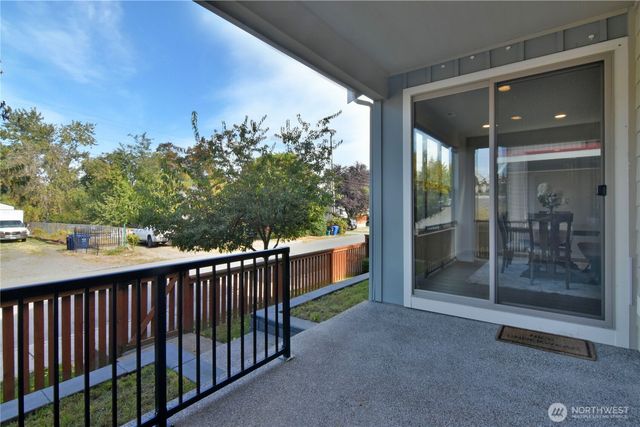 218 SW 96th Lane, Seattle, WA 98106