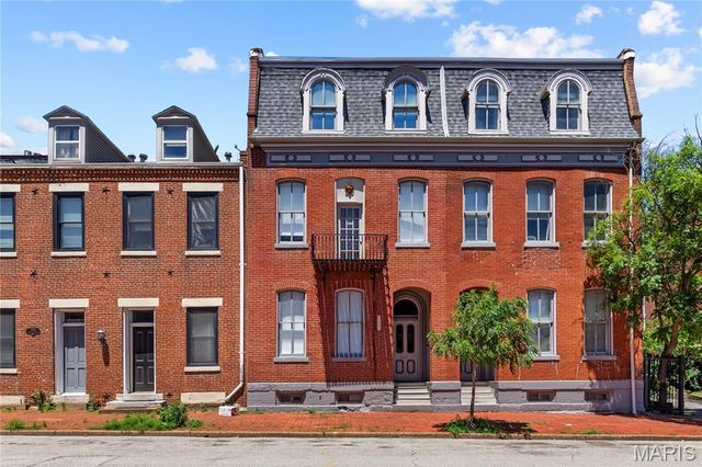 1711 S 8th Street, St Louis, MO 63104