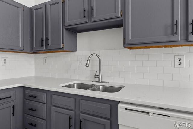 1711 S 8th Street, St Louis, MO 63104