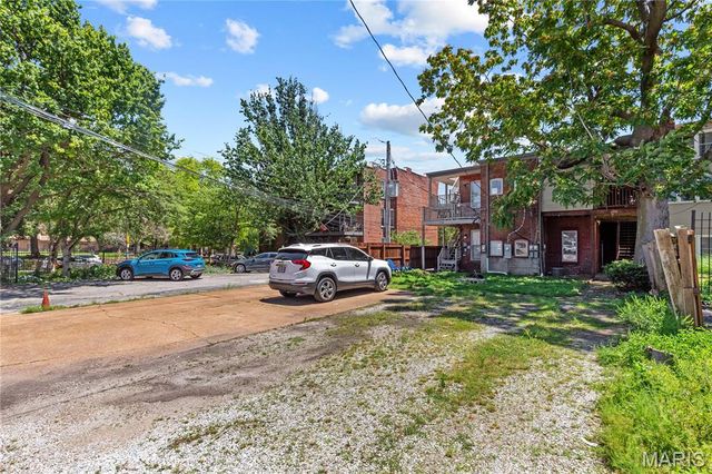 1711 S 8th Street, St Louis, MO 63104