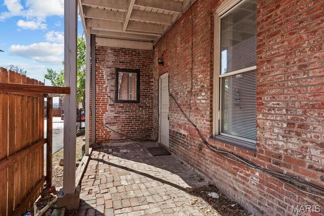 1711 S 8th Street, St Louis, MO 63104