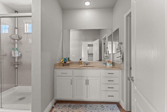 87 Huddlestone, Roseville, CA 95661