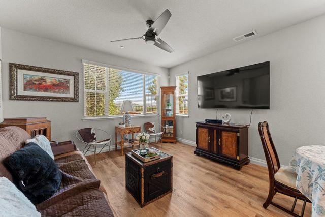 87 Huddlestone, Roseville, CA 95661