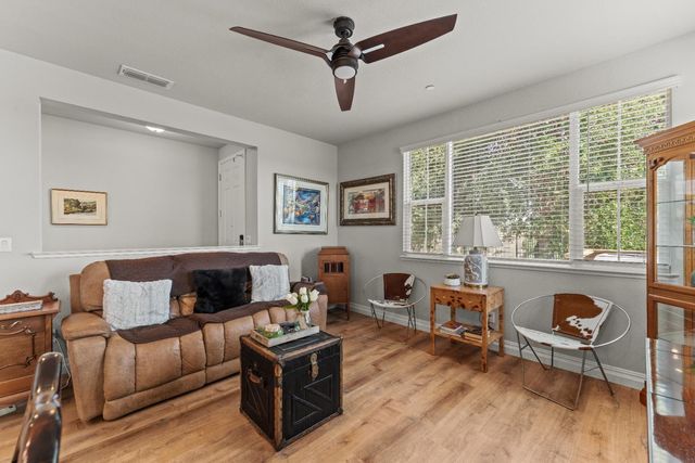 87 Huddlestone, Roseville, CA 95661