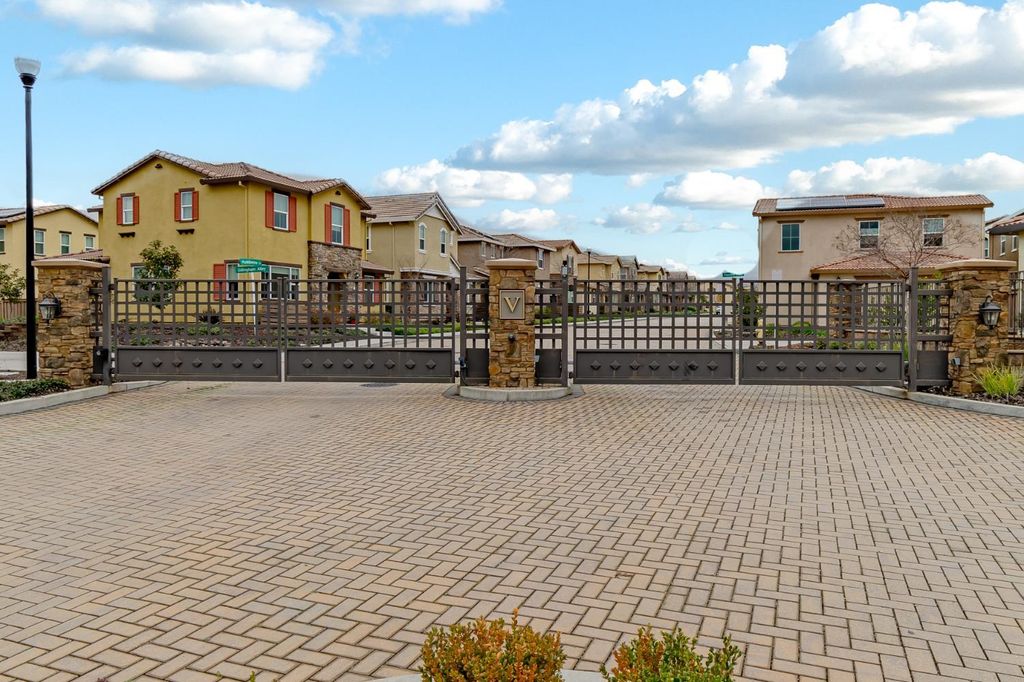 87 Huddlestone, Roseville, CA 95661