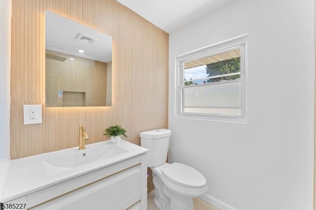 7 Luisser St, Clifton City, NJ 07012