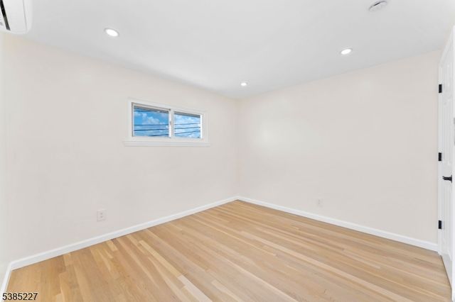 7 Luisser St, Clifton City, NJ 07012
