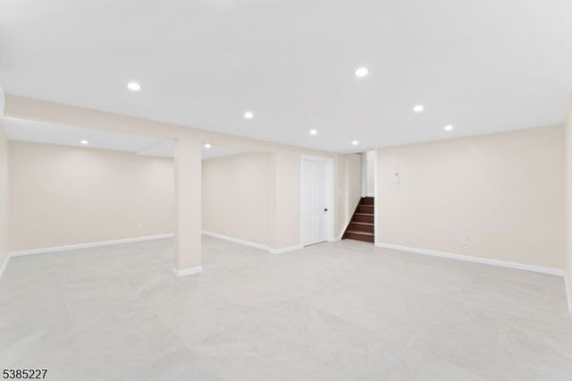 7 Luisser St, Clifton City, NJ 07012